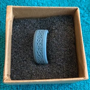 Men’s wedding ring